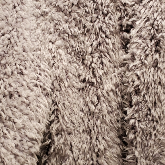 NWT Sherpa Faux Fur Jacket- 100% Exclusive - Picture 2 of 8